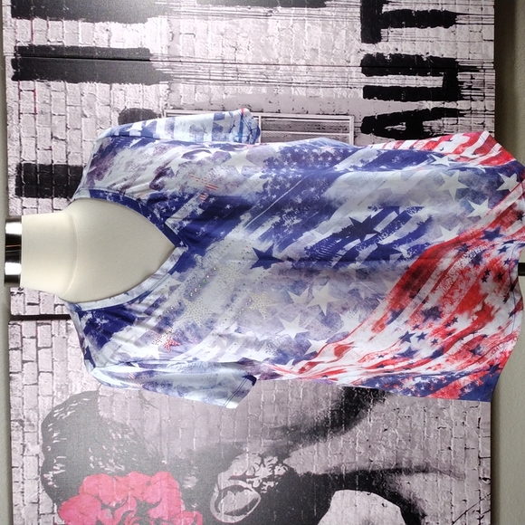 Avenue Tops - Avene Rhinestone American Flag V-Neck Top EUC